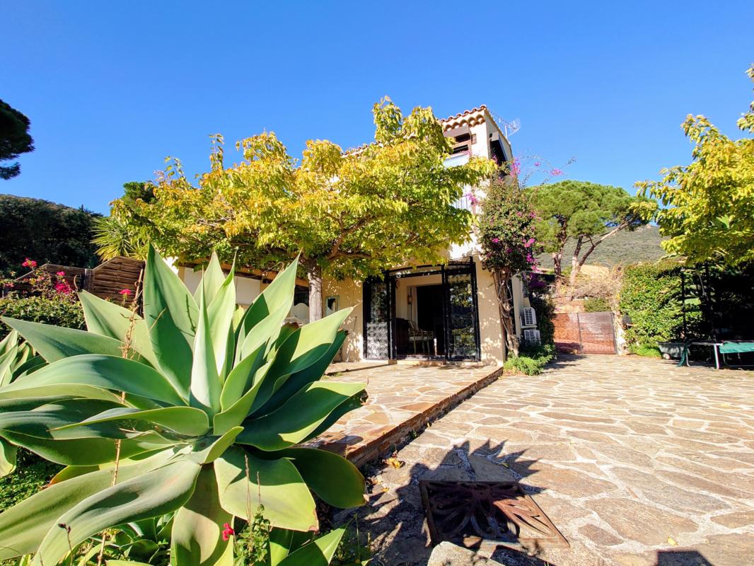 Maison jumelée 3 Pièce(s) Le Lavandou