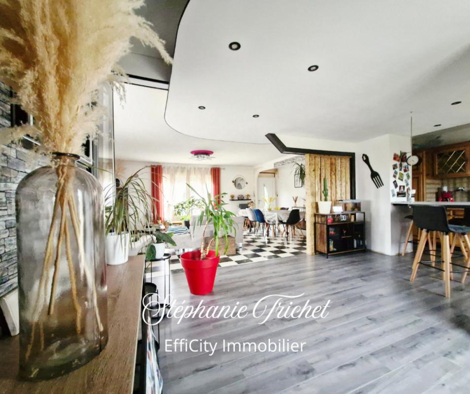 Maison de ville 8 Pièce(s) Le Girouard