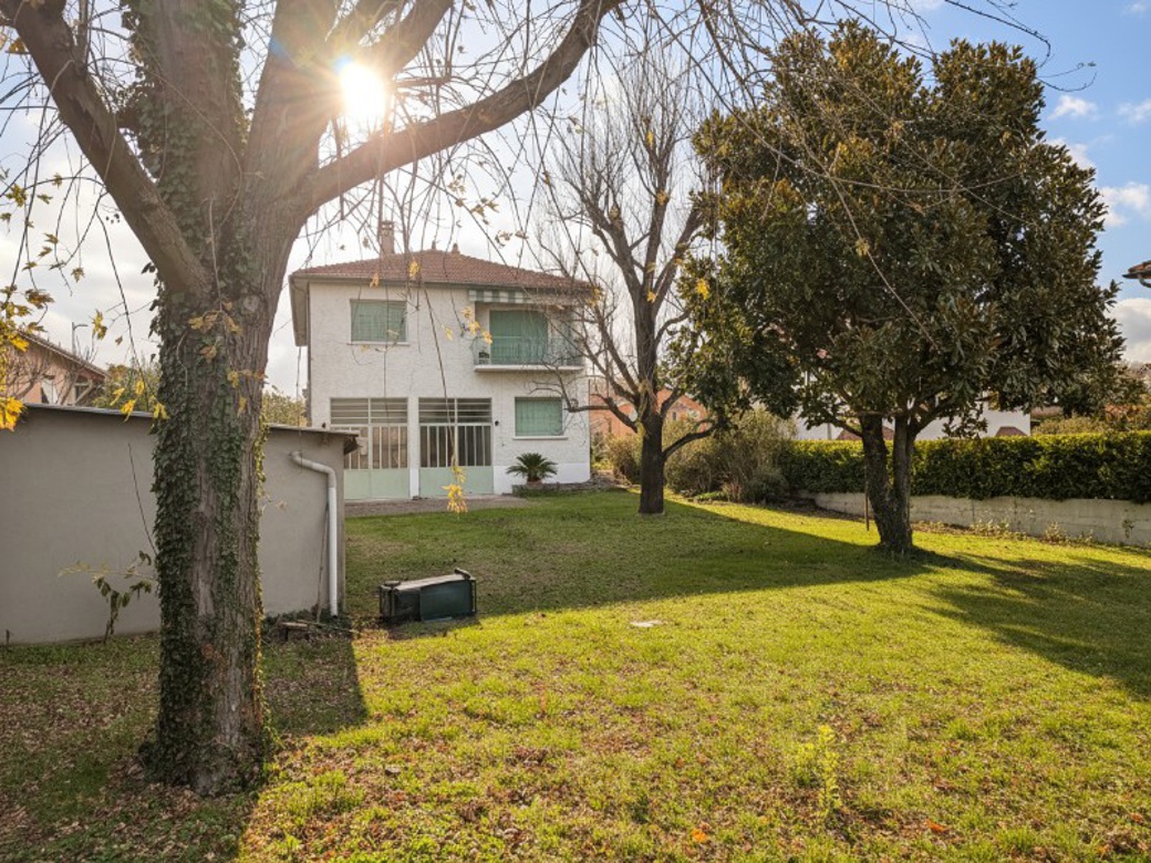Villa 8 Pièce(s) Saint-Maurice-l'Exil