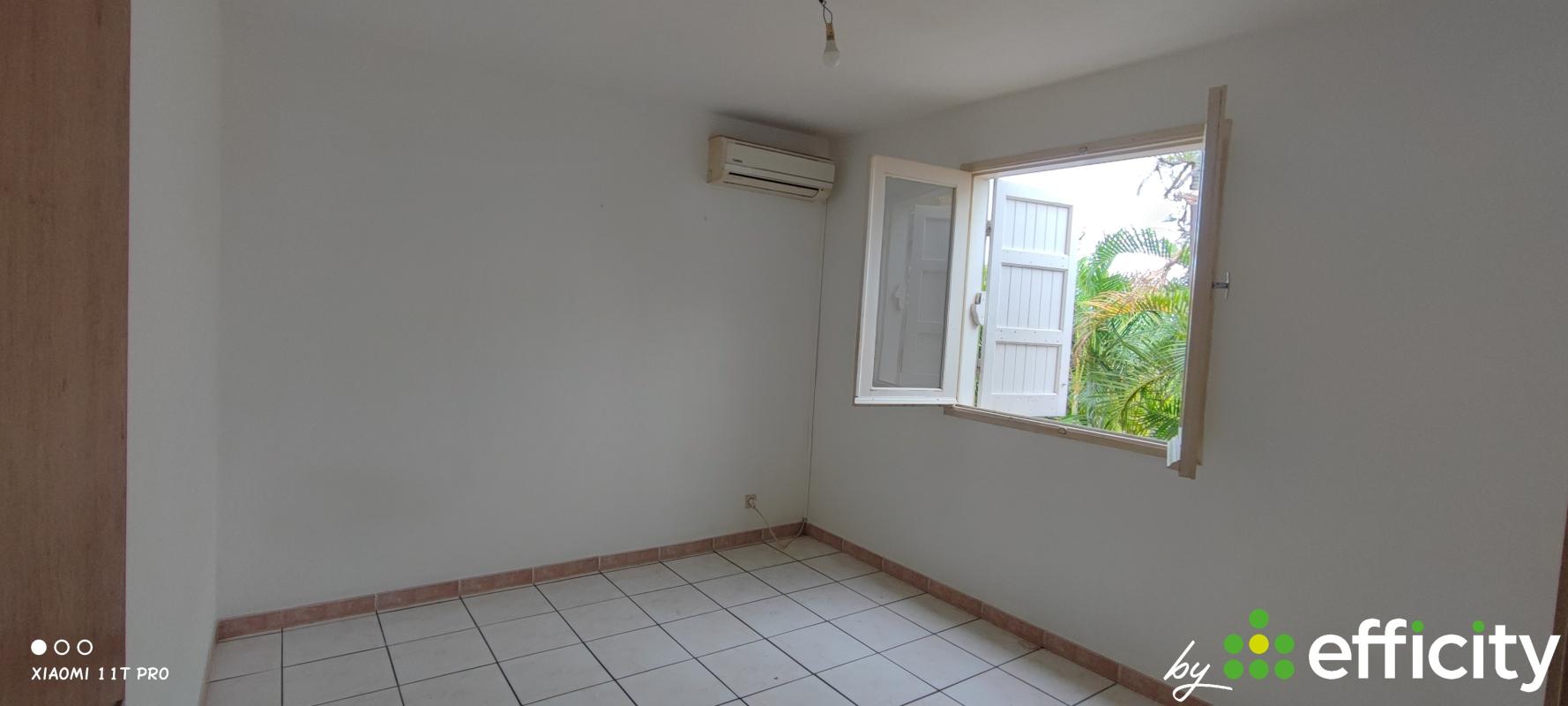 Maison 4 Pièce(s) La Possession