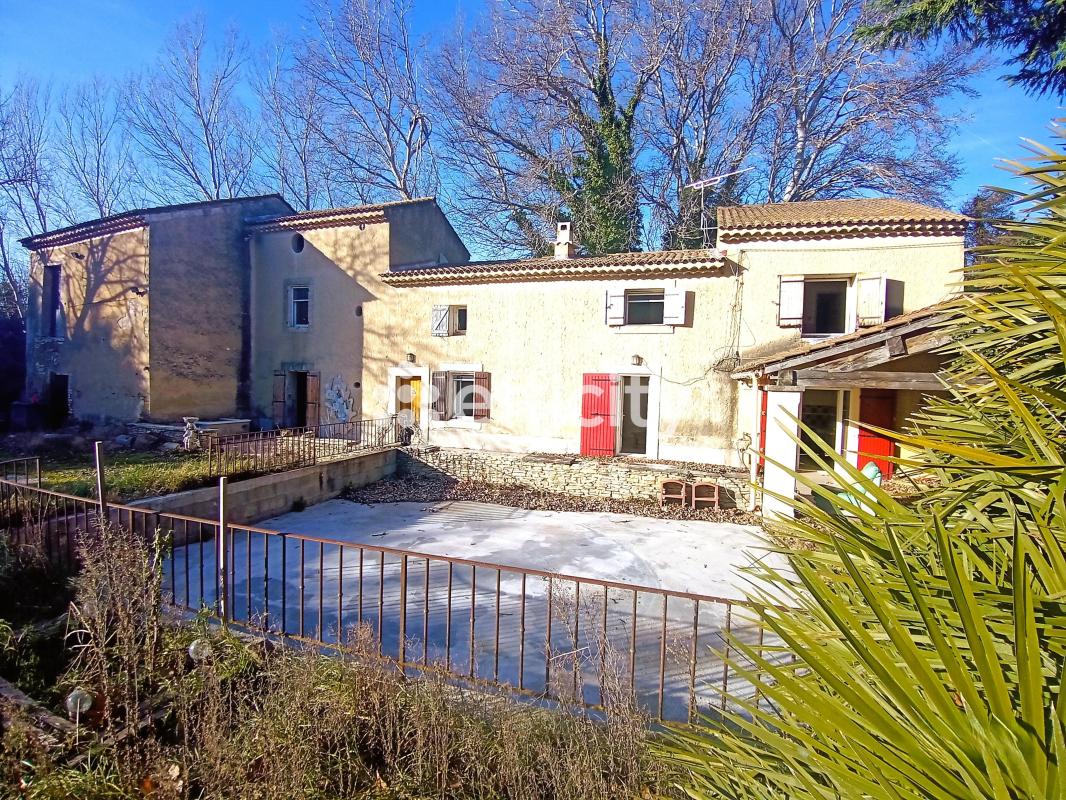 Maison provençale 9 Pièce(s) Althen-des-Paluds