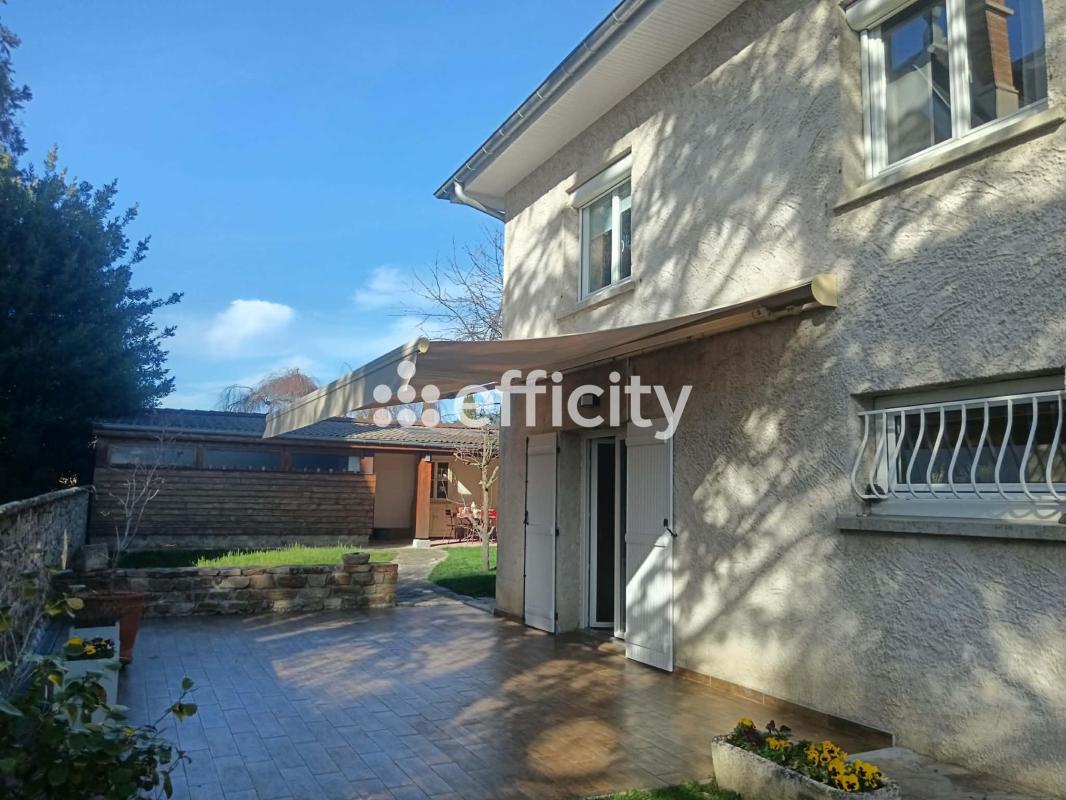 Villa 7 Pièce(s) Saint-Just-Saint-Rambert