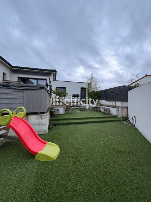 Villa 5 Pièce(s) Sainte-Foy-d'Aigrefeuille