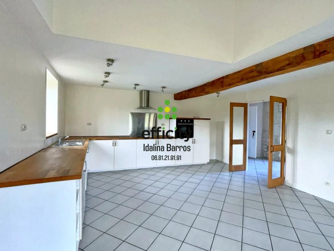 Maison 5 Pièce(s) Aigre