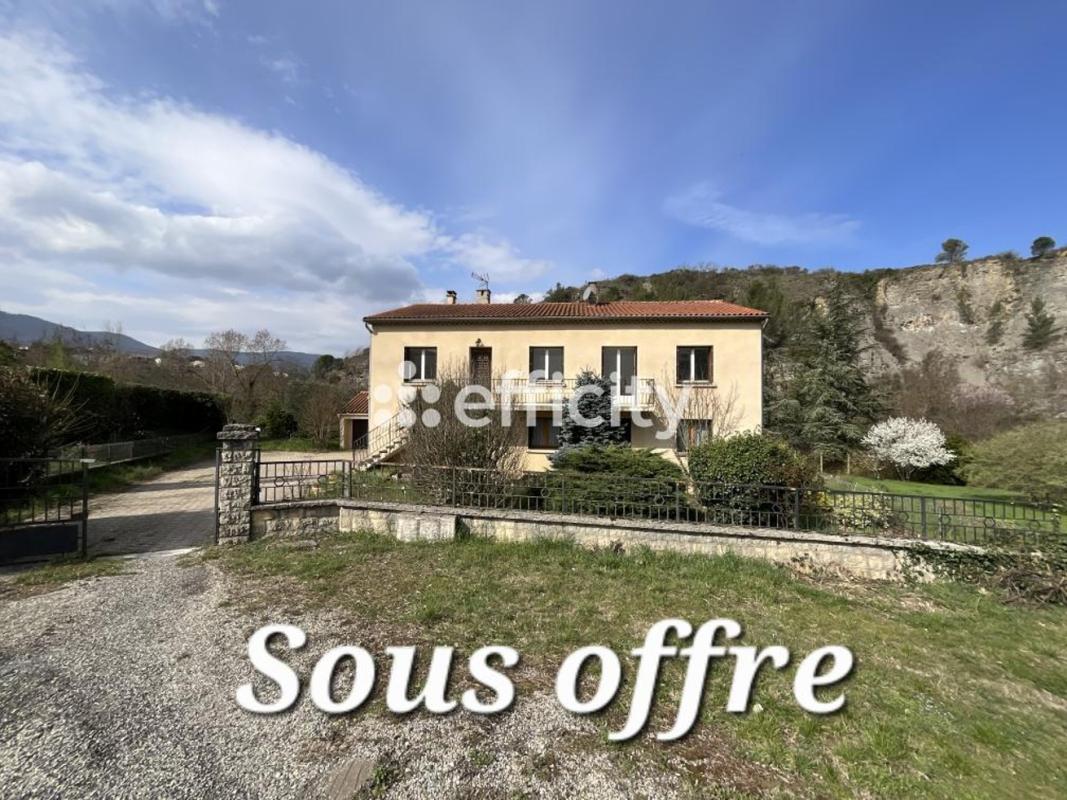 Villa 13 Pièce(s) Saint-Priest