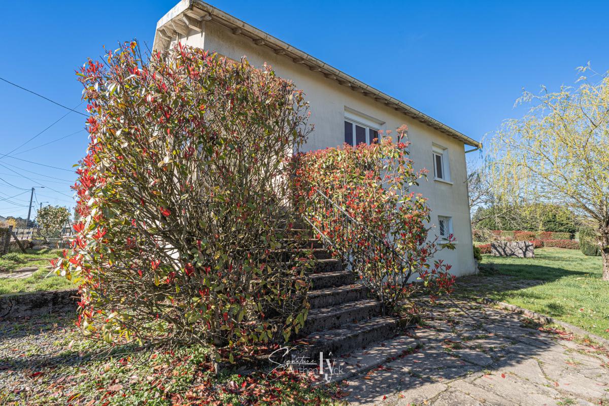 Maison 4 Pièce(s) Saint-Yrieix-la-Perche - Photo 2