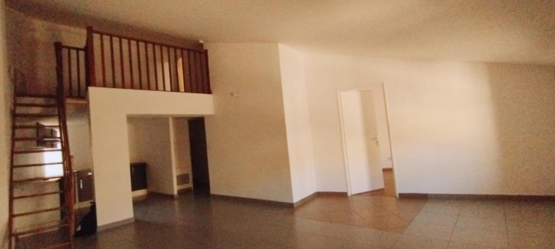 Appartement 3 Pièce(s) Orange