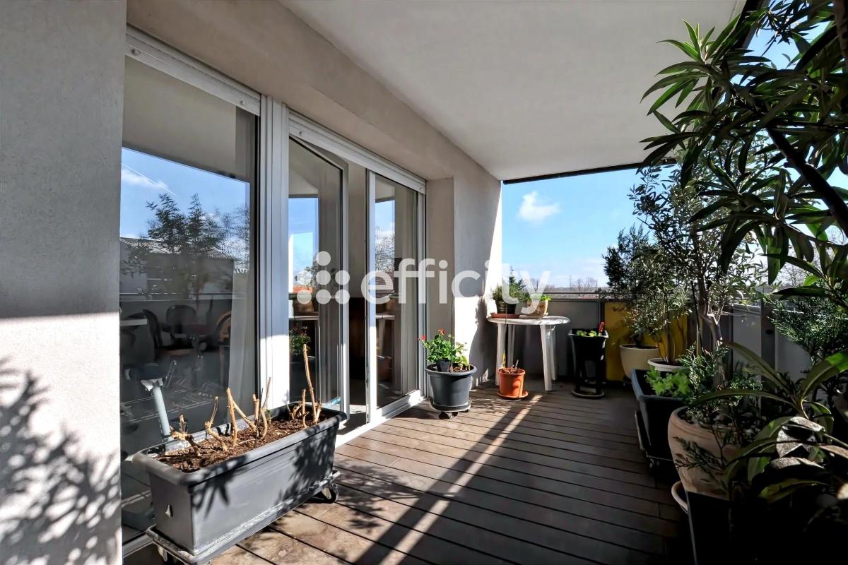 Appartement 4 Pièce(s) Vénissieux - Photo 2