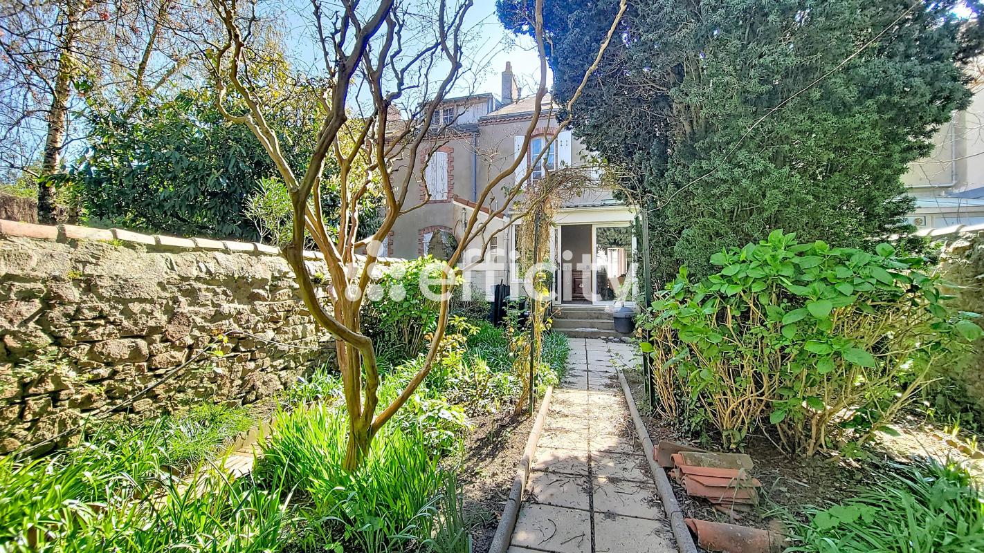 Maison de ville 4 Pièce(s) La Roche-sur-Yon