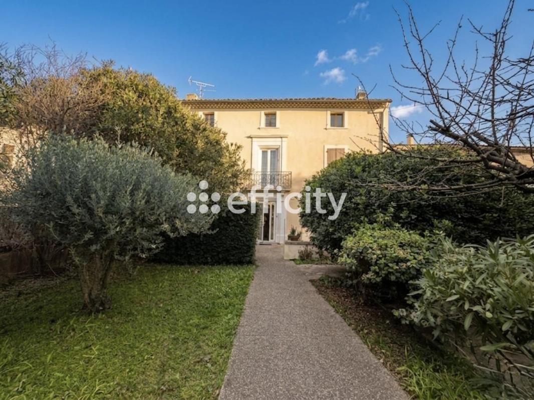 Maison 8 Pièce(s) Entraigues-sur-la-Sorgue