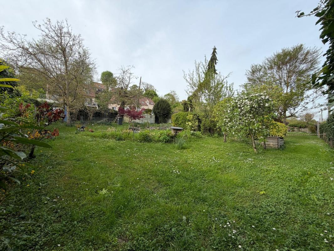 Terrain  Juziers