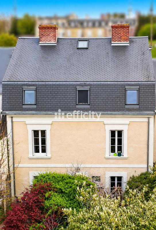 Maison de ville 8 Pièce(s) Neuillé-Pont-Pierre