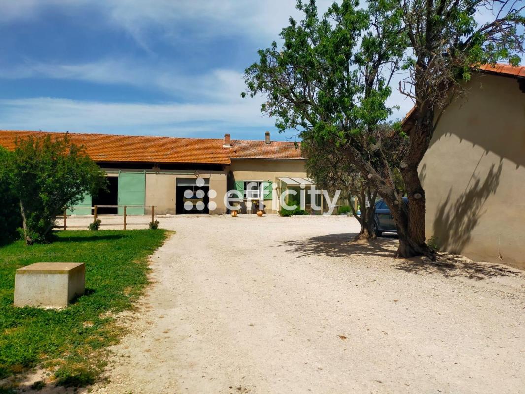 Ferme 7 Pièce(s) Eyguières