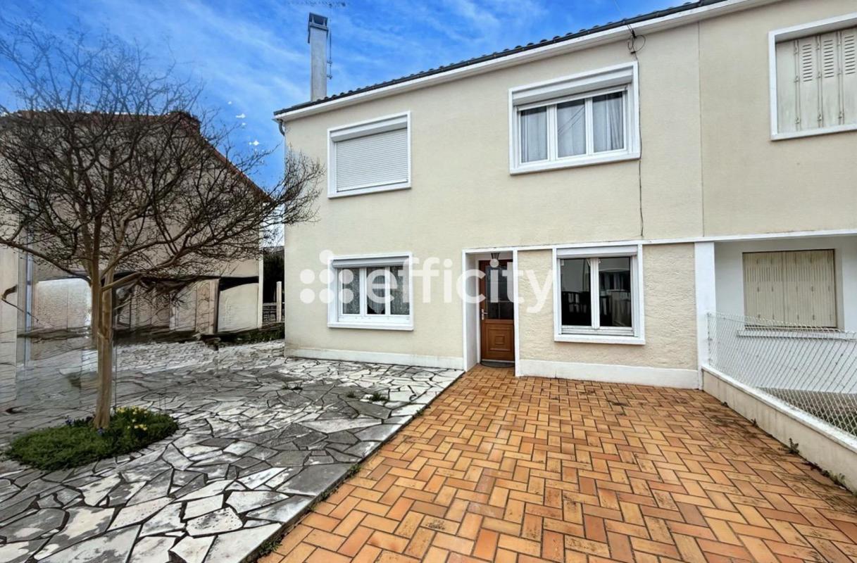 Maison de ville 6 Pièce(s) Ruffec