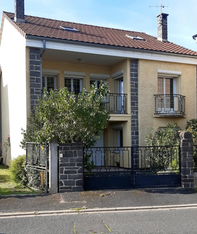 Maison 8 Pièce(s) Puy-Guillaume