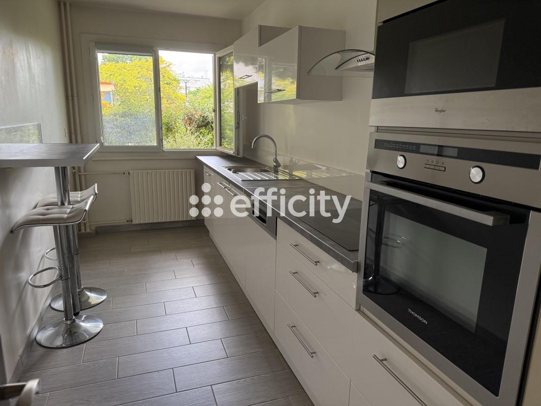 Appartement 4 Pièce(s) Magny-les-Hameaux