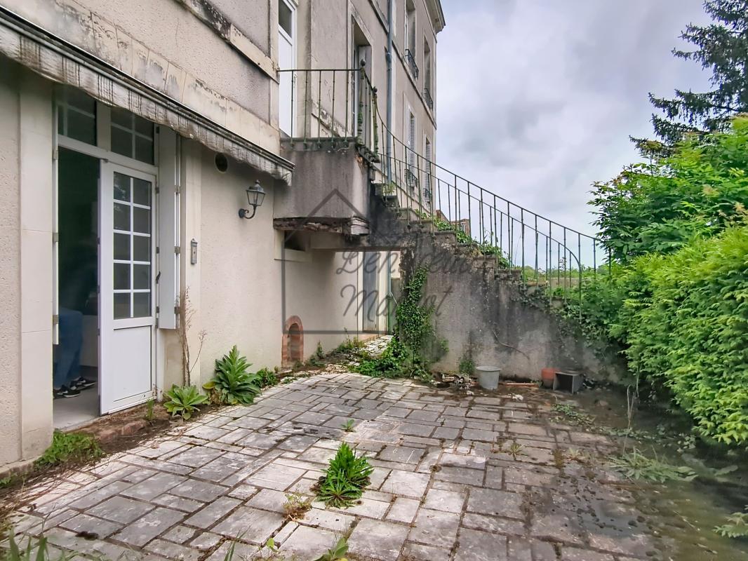 Immeuble 10 Pièce(s) Château-Renault
