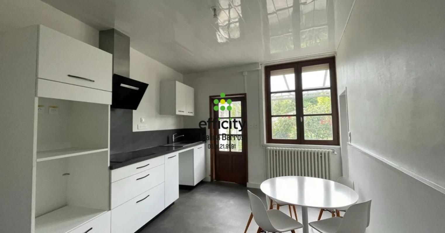 Maison de ville 4 Pièce(s) Aigre