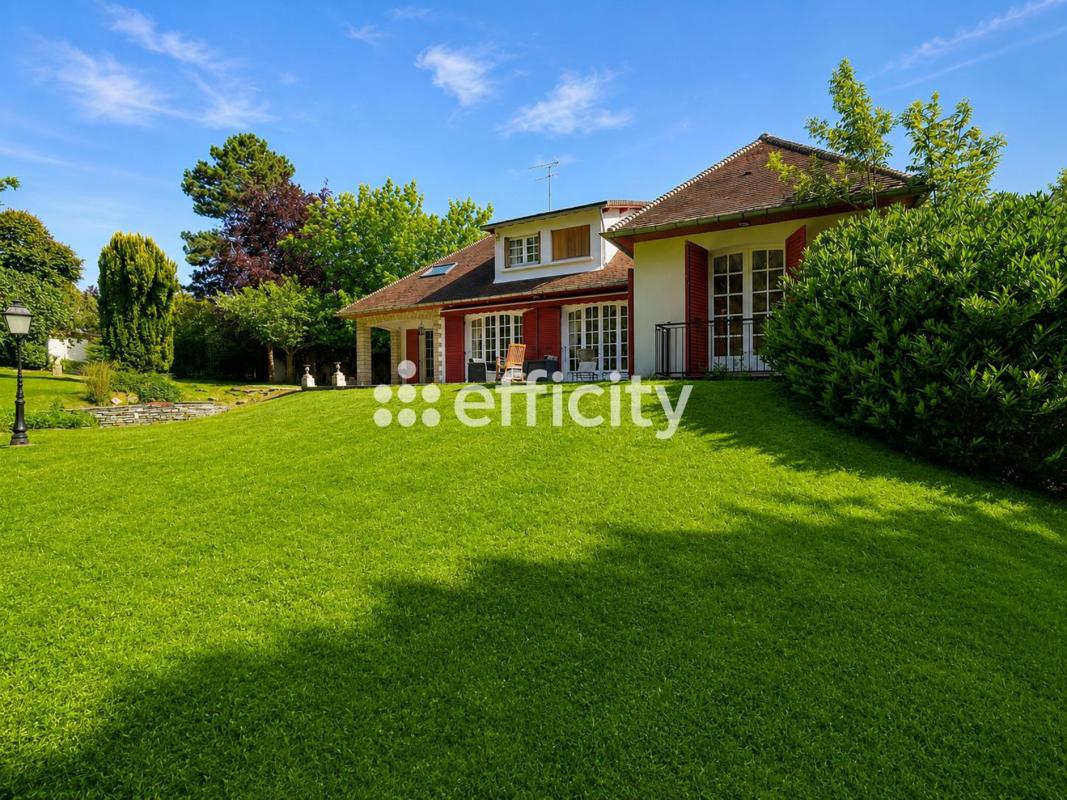 Villa 8 Pièce(s) Villecresnes