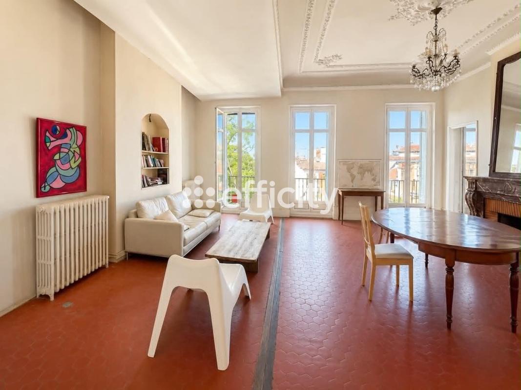 Appartement 7 Pièce(s) Marseille 6eme Arrondissement