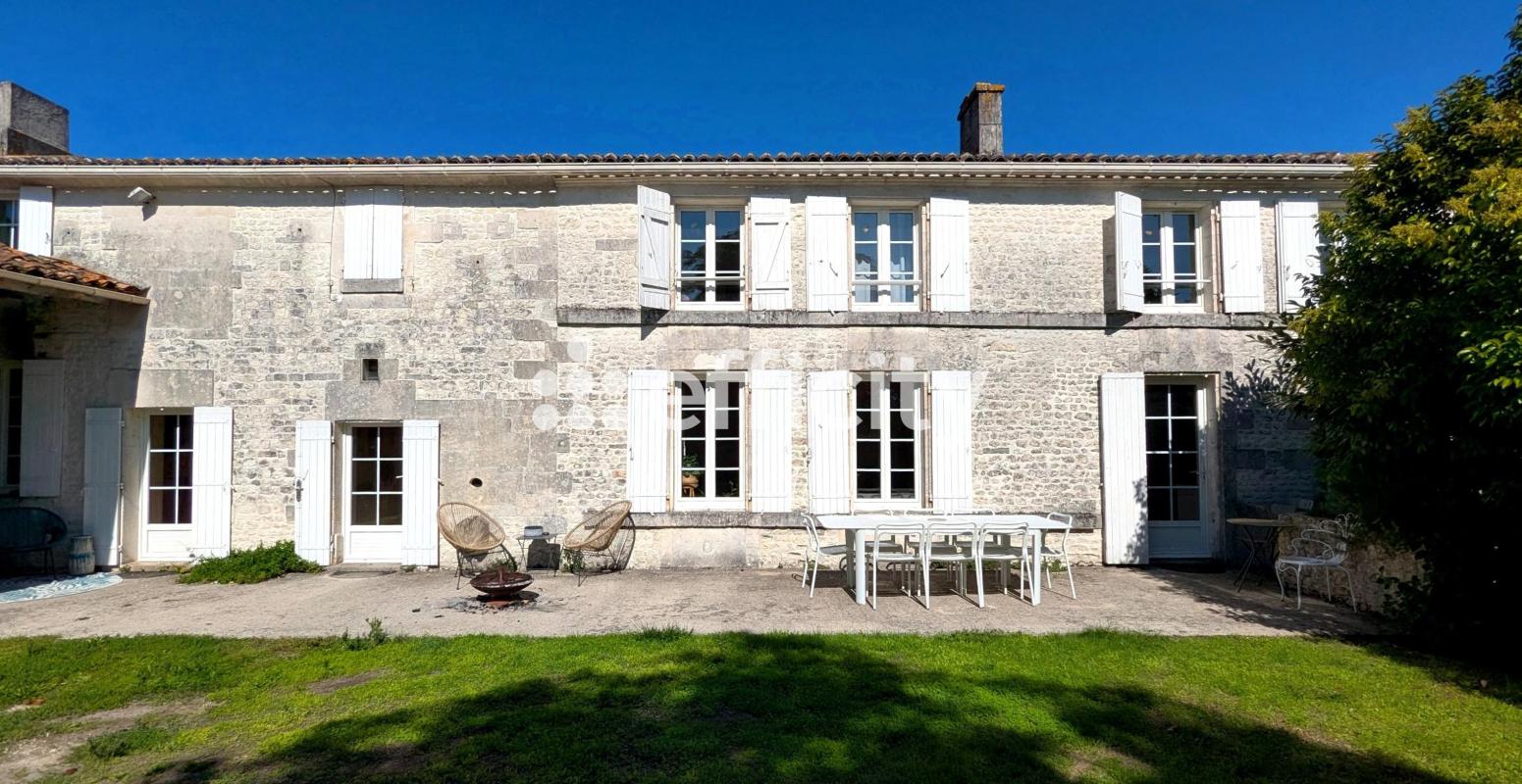 Maison 5 Pièce(s) Angeac-Champagne