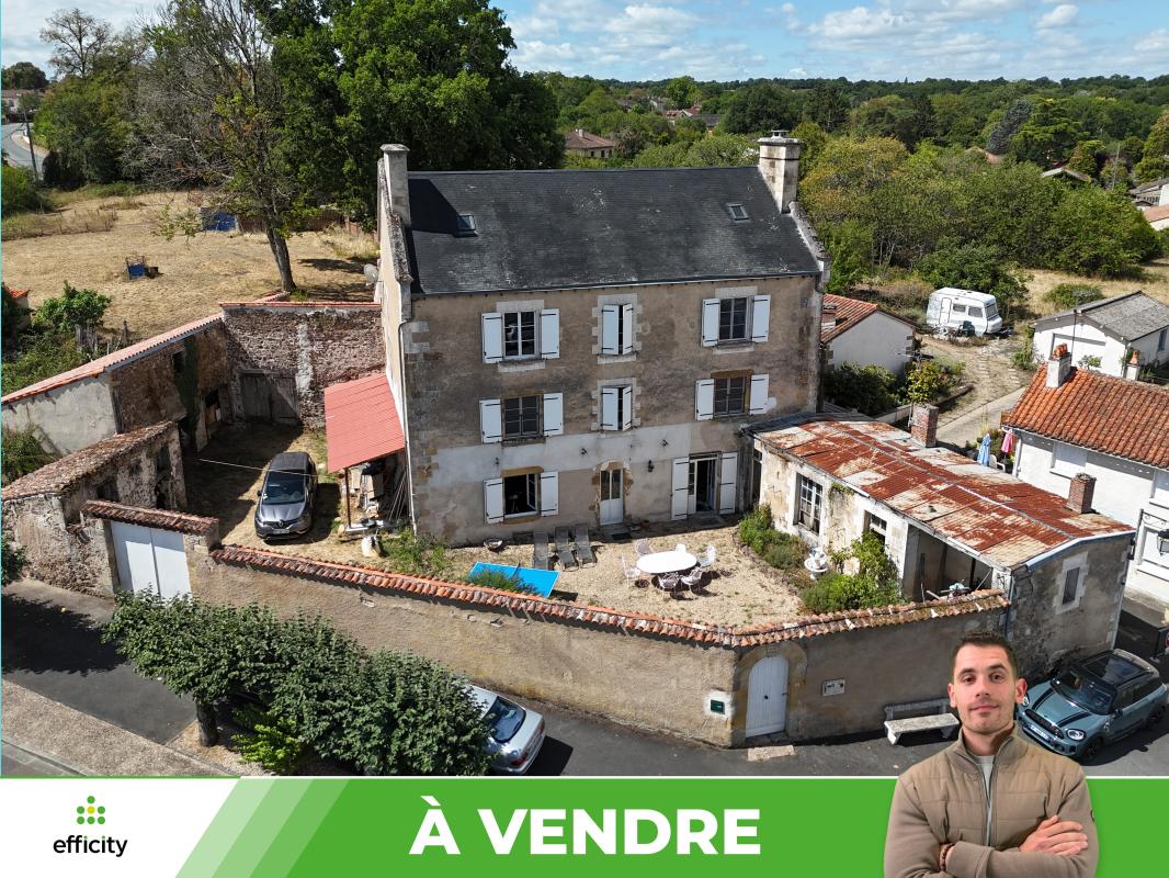 Maison de ville 10 Pièce(s) Availles-Limouzine