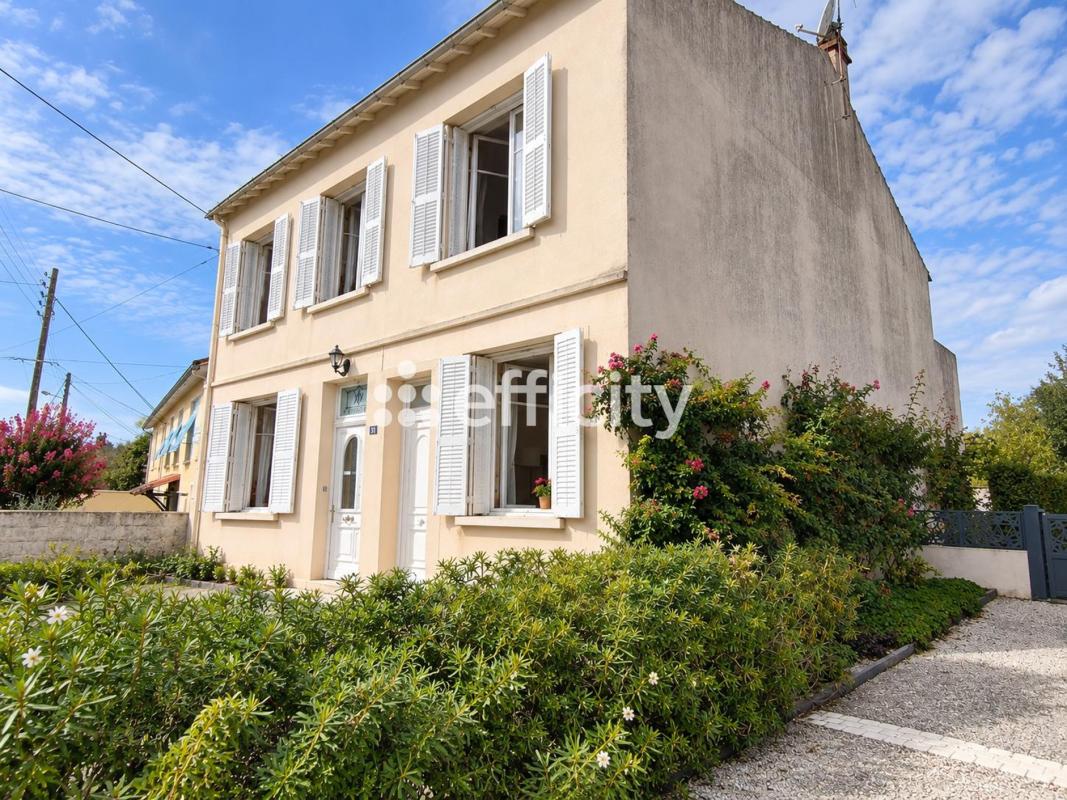 Maison de ville 9 Pièce(s) Fontenay-le-Comte