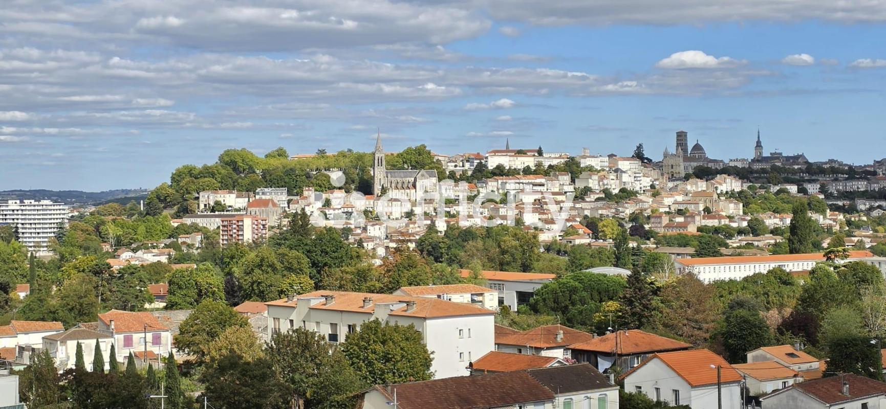 Appartement 5 Pièce(s) Angoulême