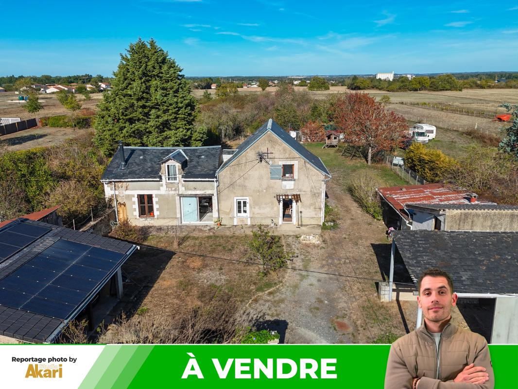 Maison longère 5 Pièce(s) Naintré