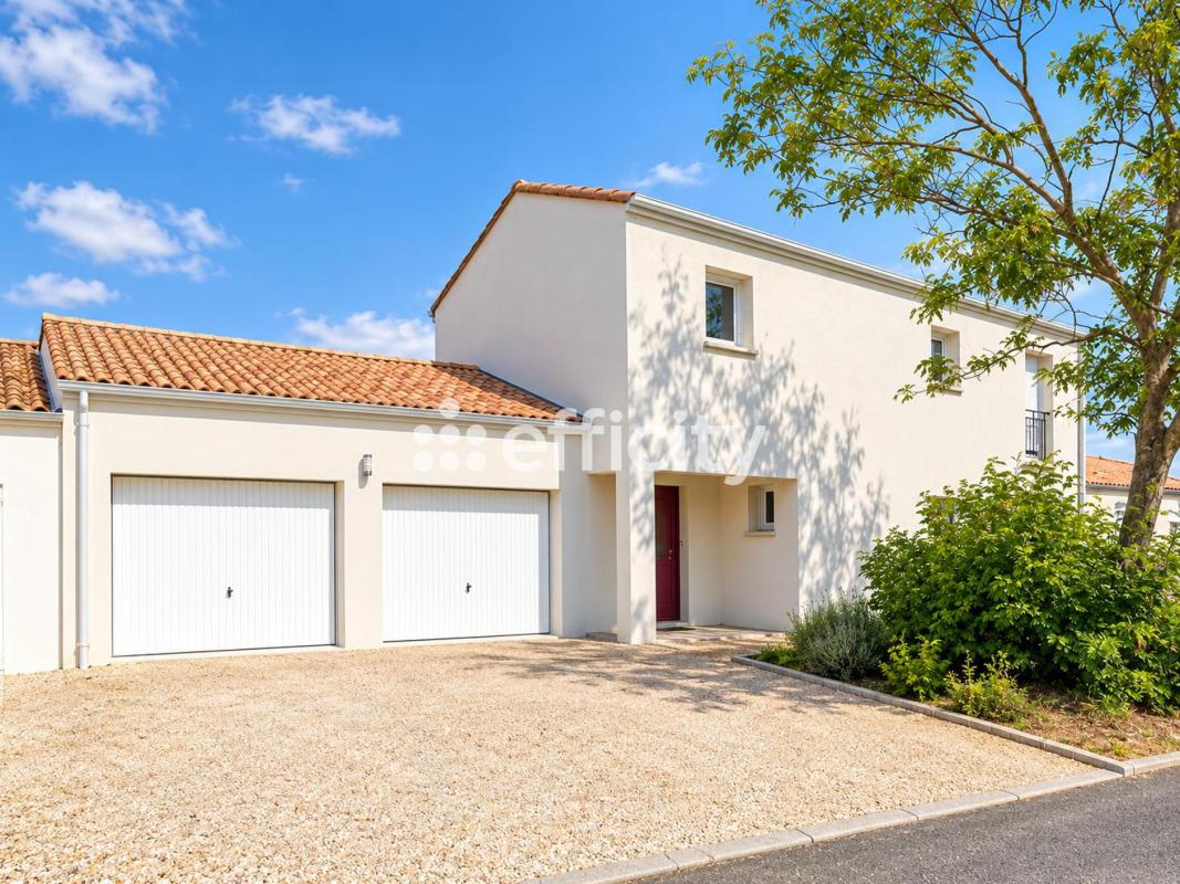 Maison 5 Pièce(s) Saint-Pierre-d'Amilly - Photo 1