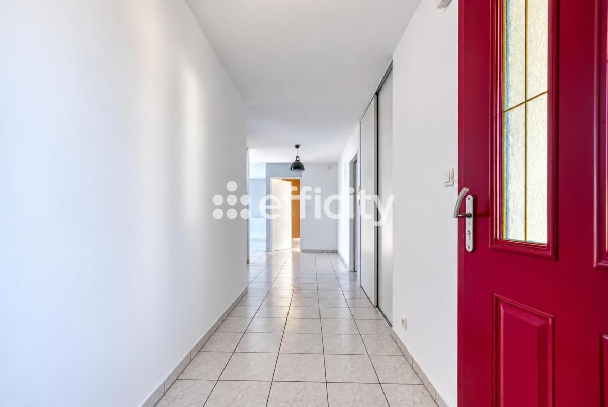Maison 5 Pièce(s) Saint-Pierre-d'Amilly - Photo 4