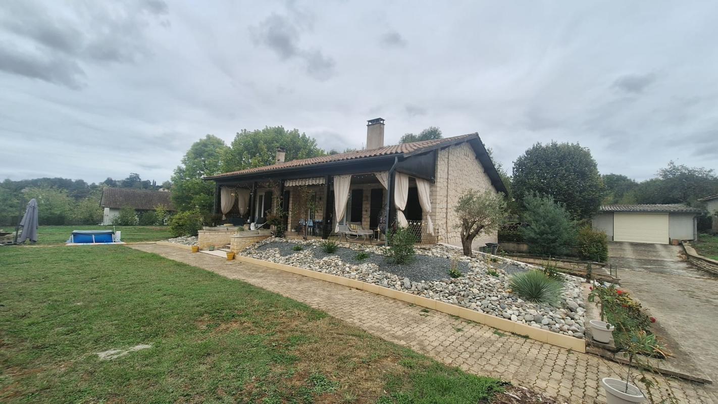 Maison 5 Pièce(s) Javerlhac-et-la-Chapelle-Saint-Robert