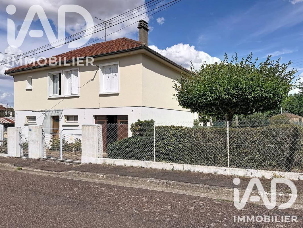 Maison traditionnelle 4 Pièce(s) Château-Renard