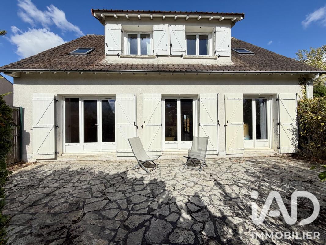 Maison 9 Pièce(s) La Ville-du-Bois