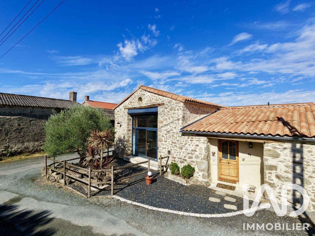 Maison 6 Pièce(s) Le Poiré-sur-Vie