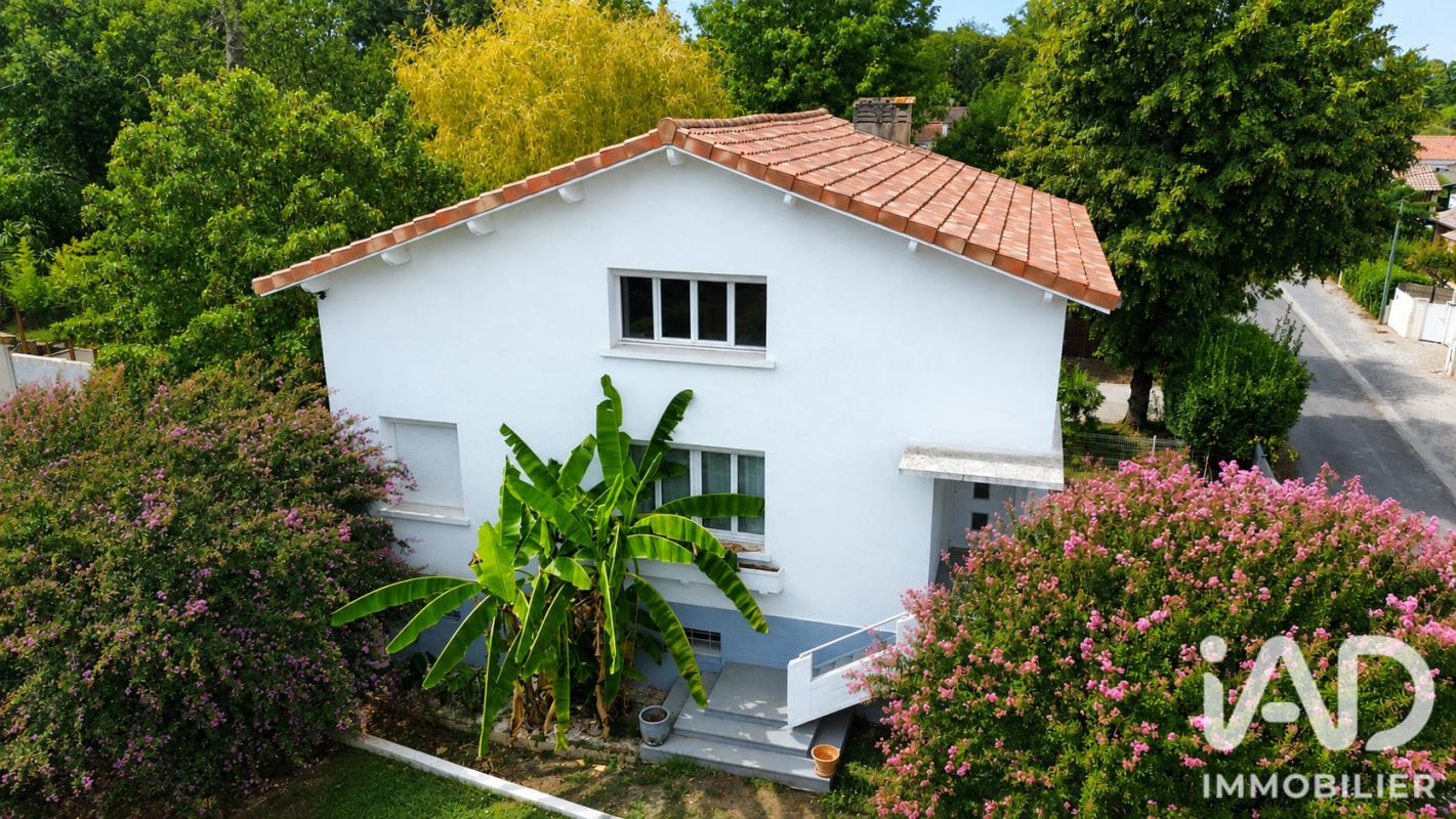 Maison 7 Pièce(s) Saint-Médard-de-Guizières