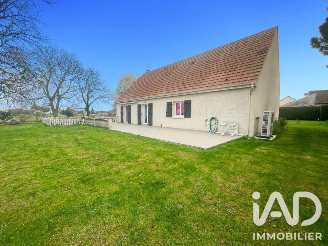 Maison 7 Pièce(s) Saint-Hilliers - Photo 2