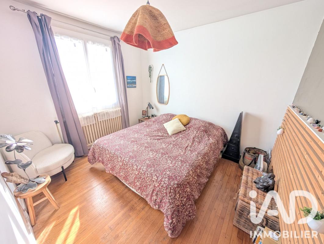 Maison 5 Pièce(s) Lussac-les-Châteaux - Photo 9