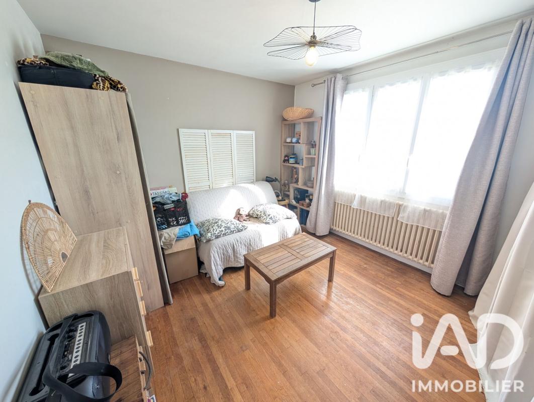 Maison 5 Pièce(s) Lussac-les-Châteaux - Photo 13