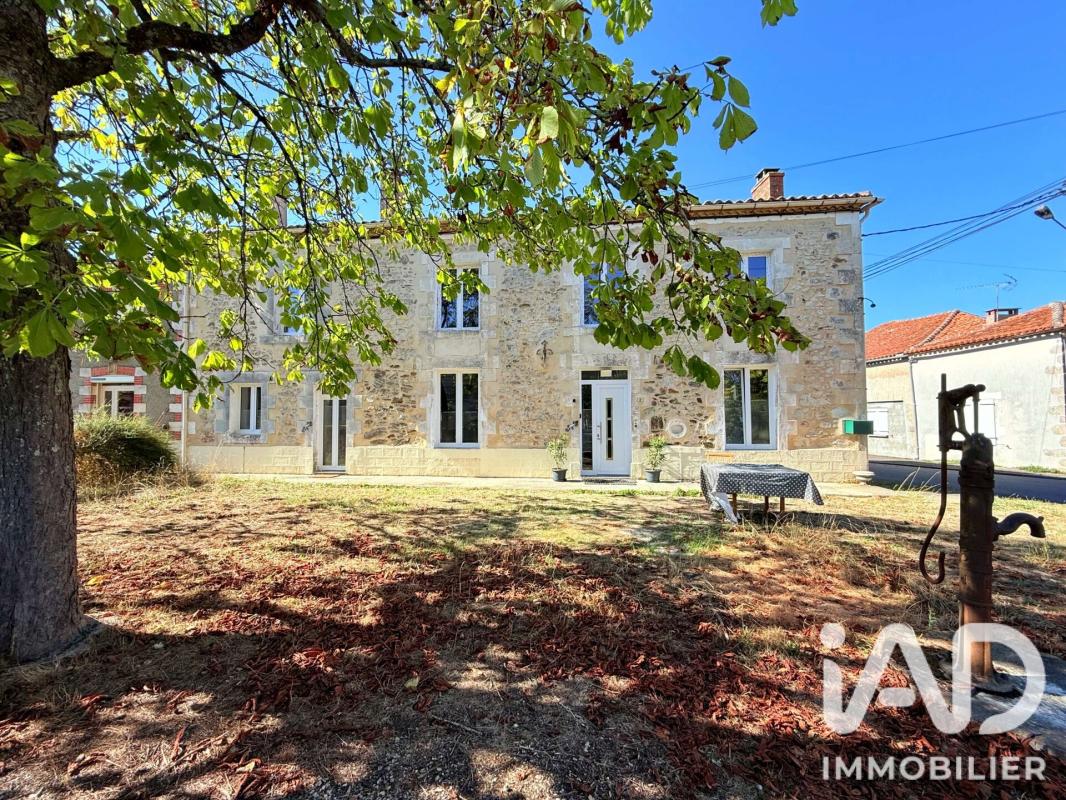 Maison 8 Pièce(s) Abzac