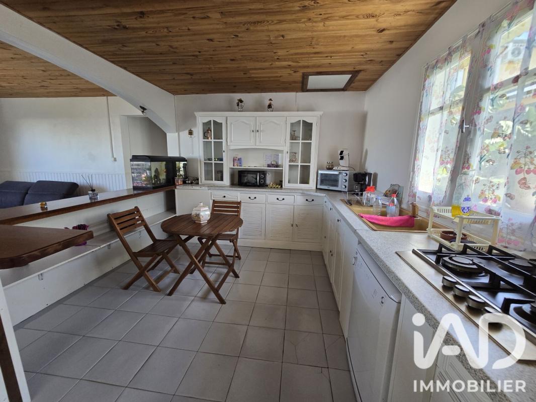 Maison 7 Pièce(s) Saint-Louis - Photo 2
