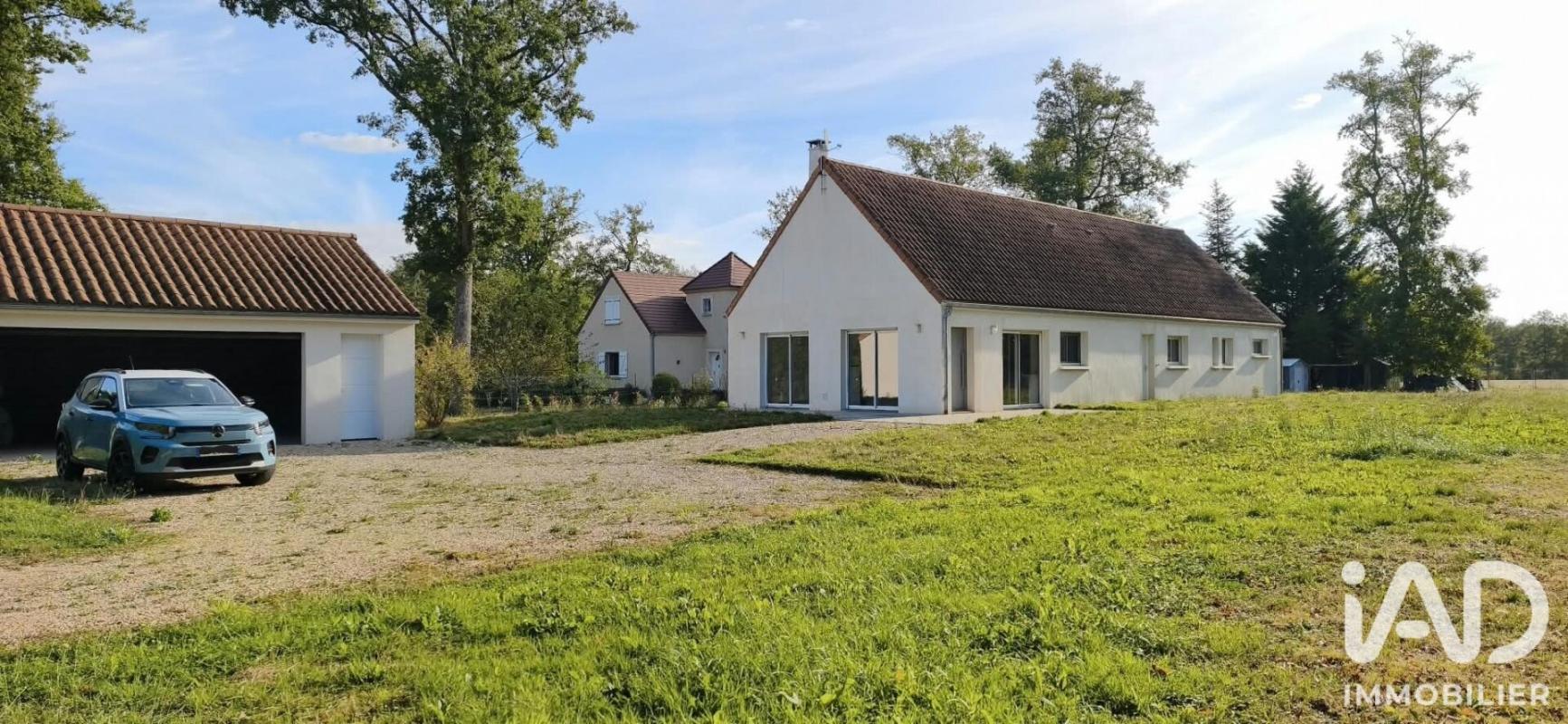 Maison 7 Pièce(s) Saint-Hilaire-les-Andrésis
