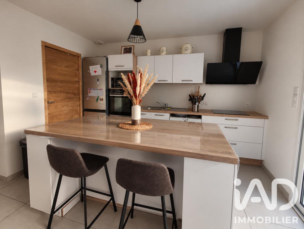 Maison 5 Pièce(s) Vair-sur-Loire - Photo 1