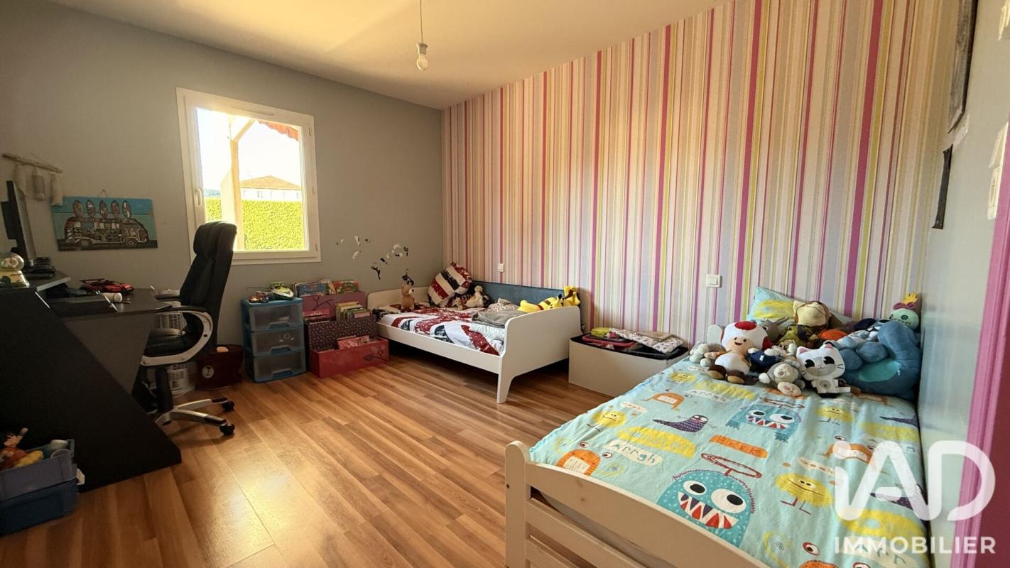 Maison 4 Pièce(s) Ambierle - Photo 11