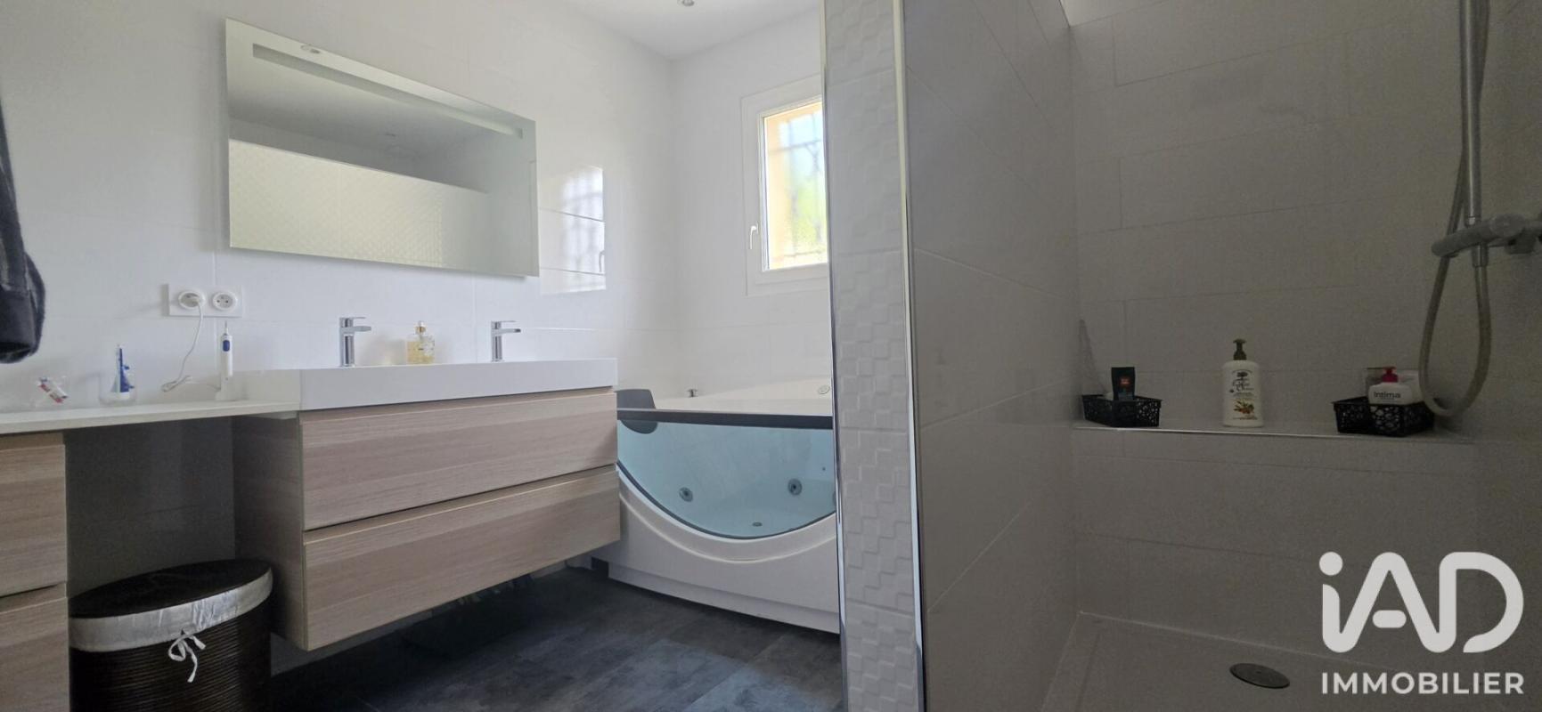 Maison 5 Pièce(s) Eyraud-Crempse-Maurens - Photo 10