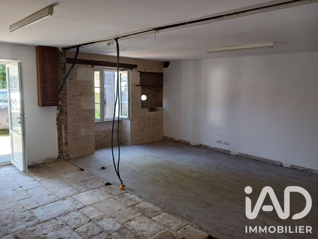 Parking  Usson-du-Poitou - Photo 8