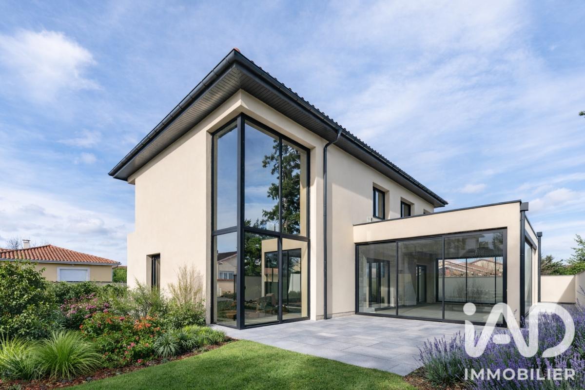 Maison 7 Pièce(s) Mions