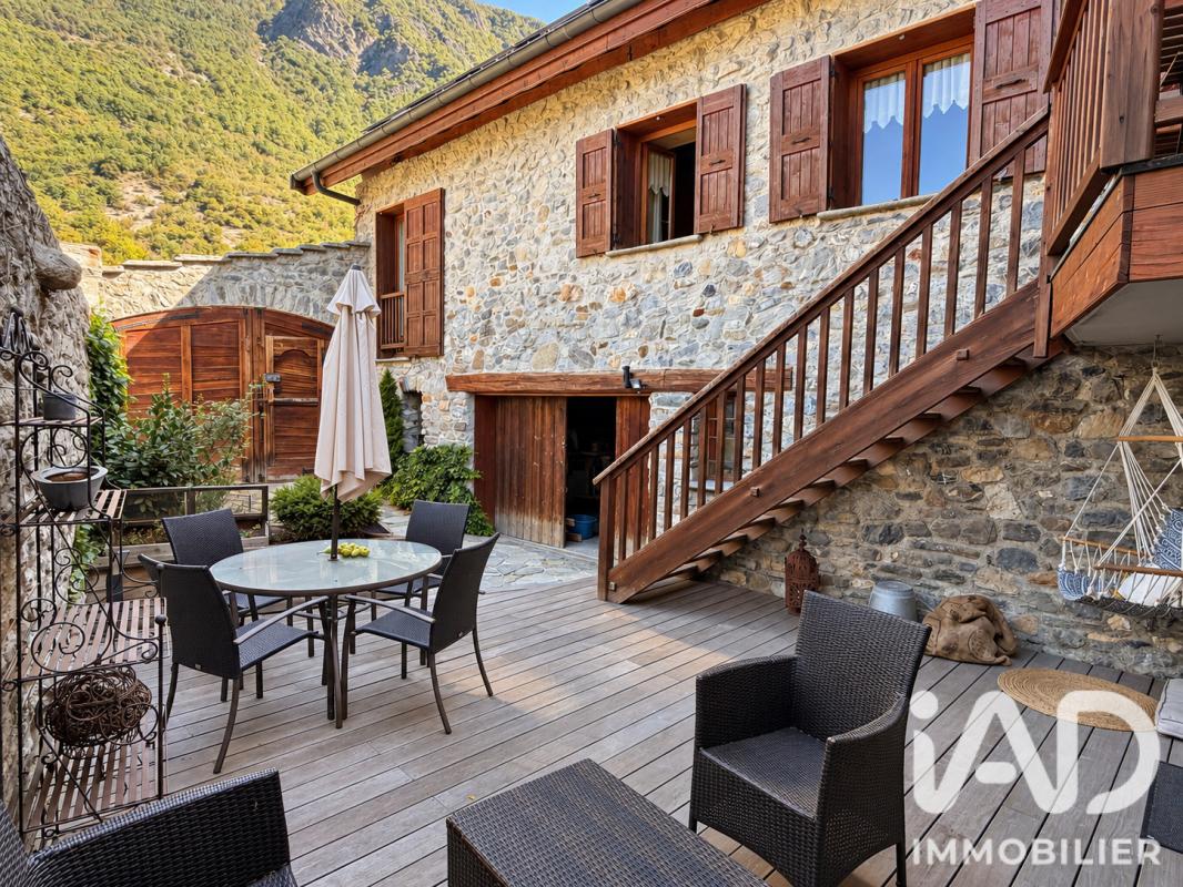 Maison 8 Pièce(s) Saint-Jean-de-Maurienne - Photo 1