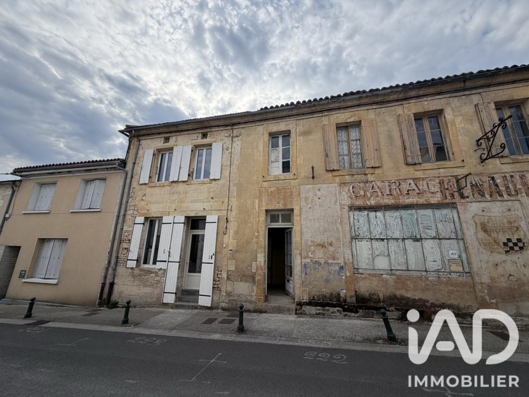 Maison de ville 4 Pièce(s) Baignes-Sainte-Radegonde