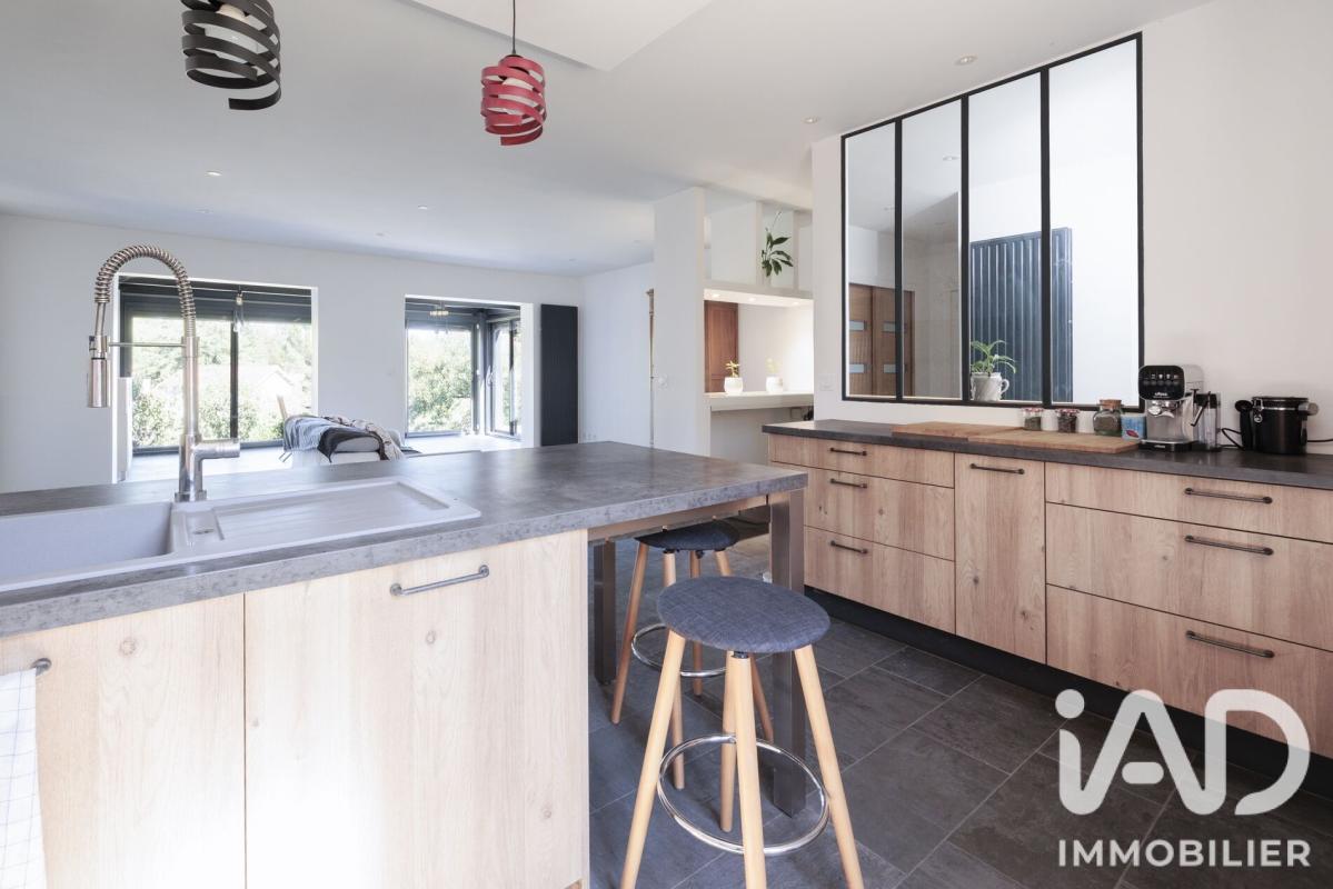 Maison 6 Pièce(s) Saint-Genis-les-Ollières - Photo 3